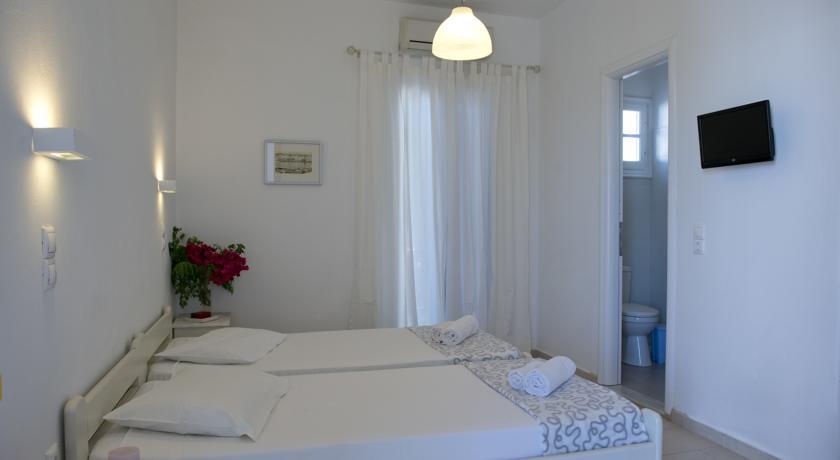 Megas Rooms Тоурлос Номер фото